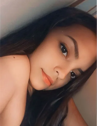 A live video chat match on Omigirl